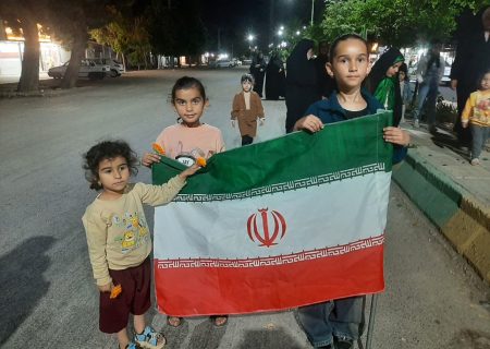 ادامه تجمعات شبانه مردم رومشکان در حمایت از نیروهای مسلح