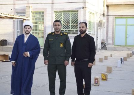 توزیع کفش بین نیازمندان رومشکان