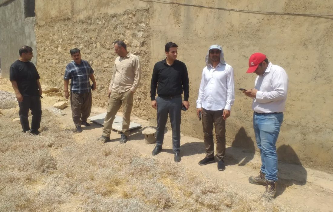 بررسی میدانی فرونشست زمین در روستاهای رومشکان