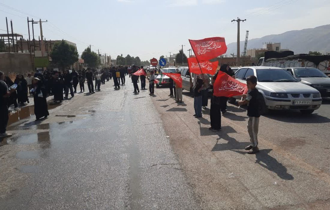 جاماندگان اربعین در بخش مرکزی رومشکان، هم‌قدم با زائران کربلا