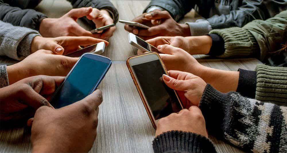 وقتی گوشی کودک تبدیل به اتاق خبر میشود