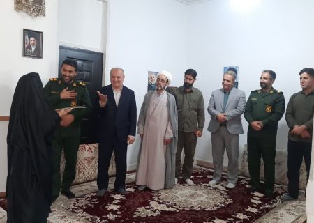 دیدار مسئولان رومشکان با همسر شهید ملک‌محمد عبدی گاوکش
