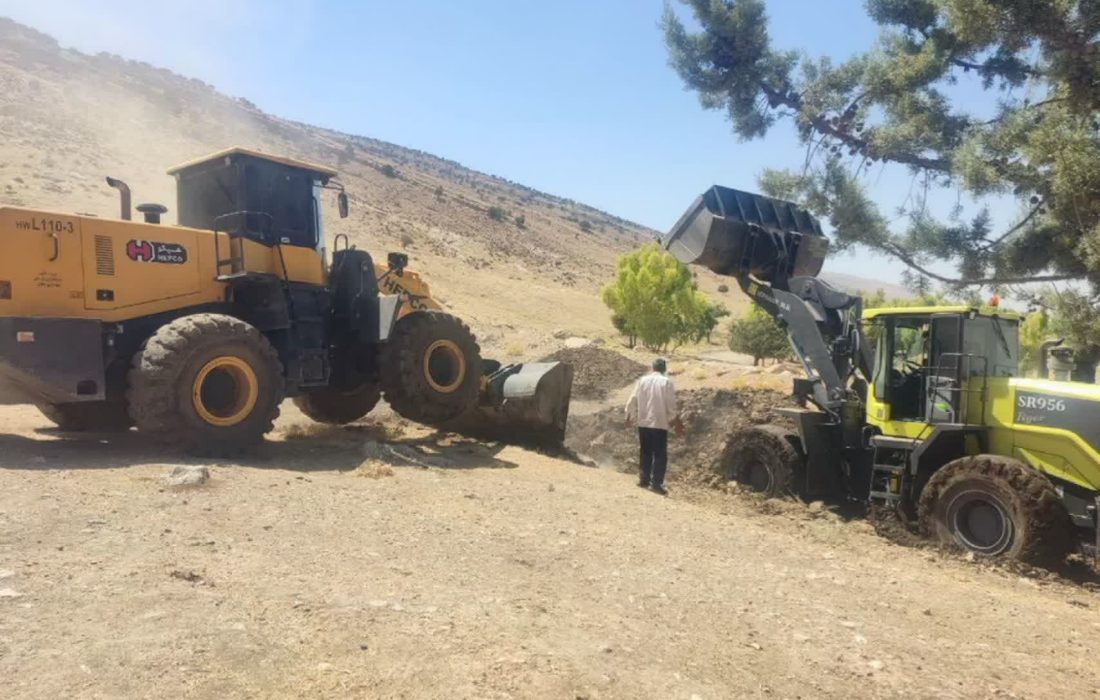عملیات لایروبی سدهای خاکی شهرستان در راستای پیشگیری از سیلاب آغاز شد