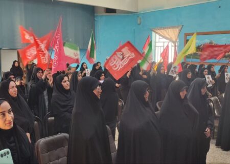 رجزخوانی دختر سردار شهید محمود رشنو در نشست نقش زنان در دفاع مقدس و مقاومت