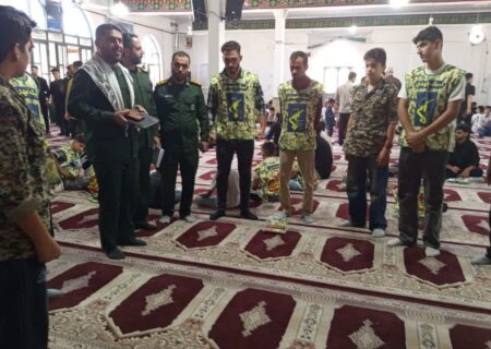 میقات صالحین در رومشکان با حضور فرمانده سپاه برگزار شد