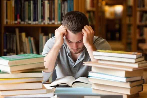 کتابخوانی فقط برای باسوادتر شدن نیست