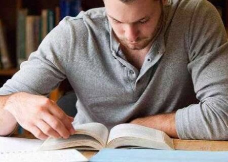 کتابی که خودم انتخاب کنم، بیشتر می‌خوانمش