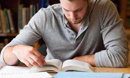 کتابی که خودم انتخاب کنم، بیشتر میخوانمش