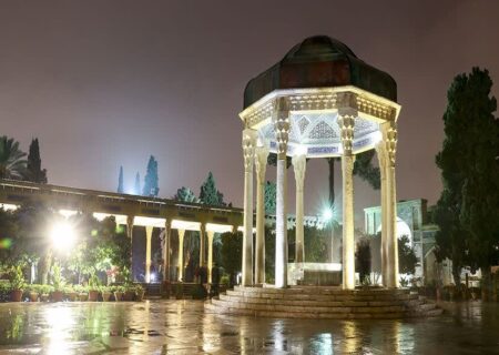 حافظ را از یک مراسم یک‌روزه بیرون بیاوریم